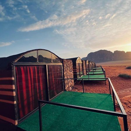 Wadi Rum Shooting Stars Camp Eksteriør billede