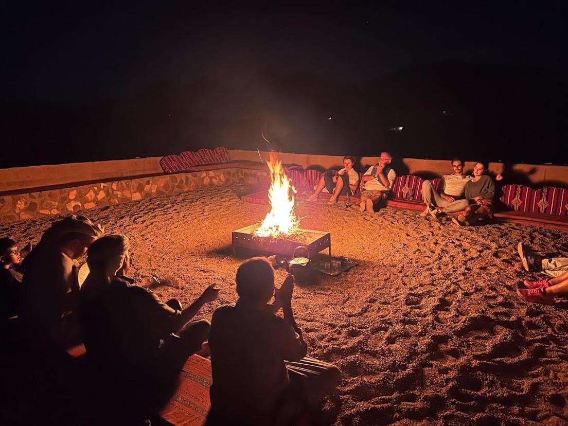 Wadi Rum Shooting Stars Camp Eksteriør billede