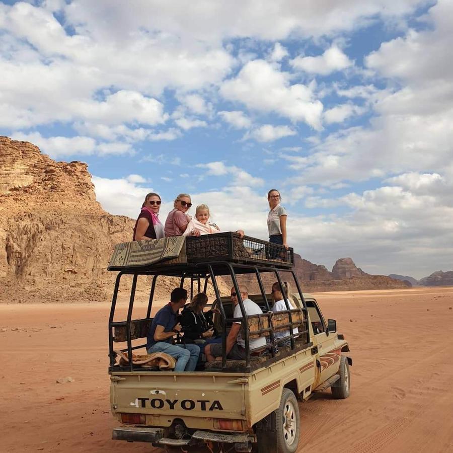 Wadi Rum Shooting Stars Camp Eksteriør billede